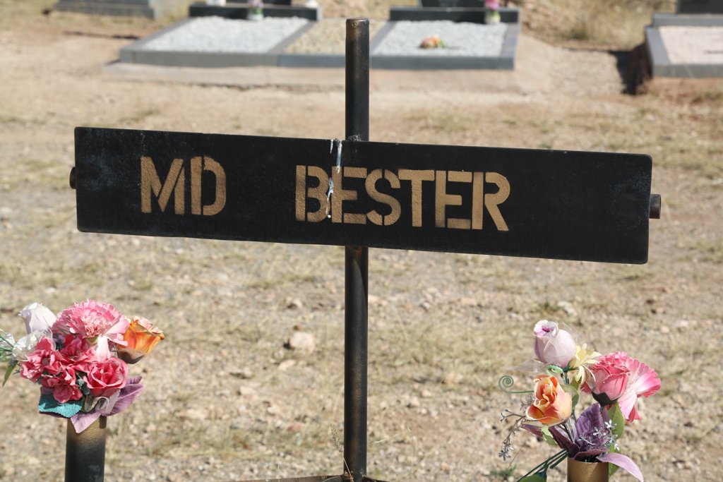 BESTER M.D.