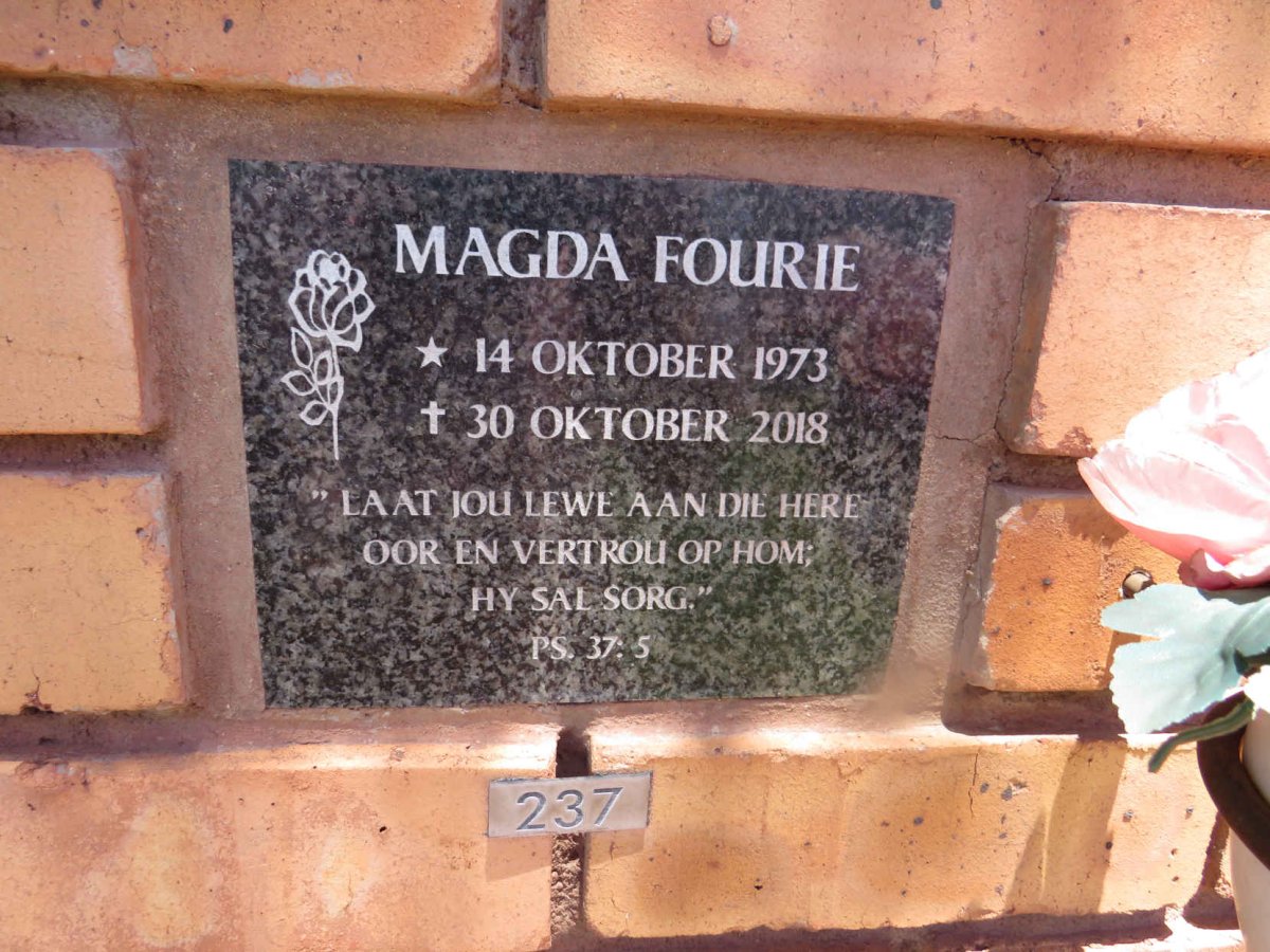 FOURIE Magda 1973-2018