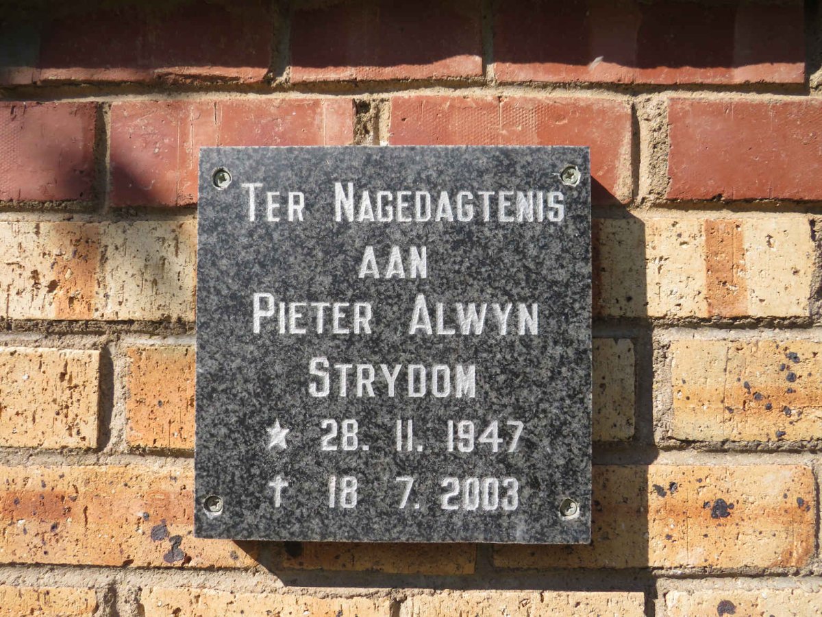 STRYDOM Pieter Alwyn 1947-2003
