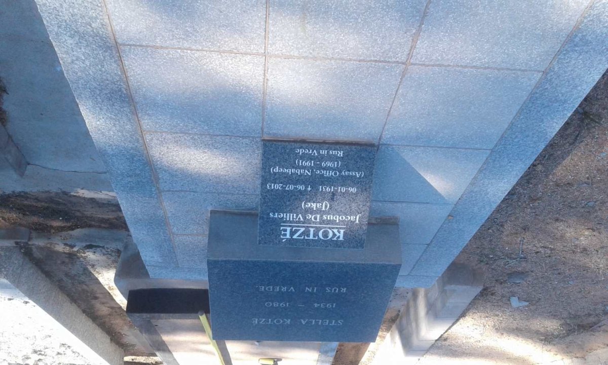 KOTZÉ Jacobus de Villiers 1931-2013 &amp; Stella 1934-1980