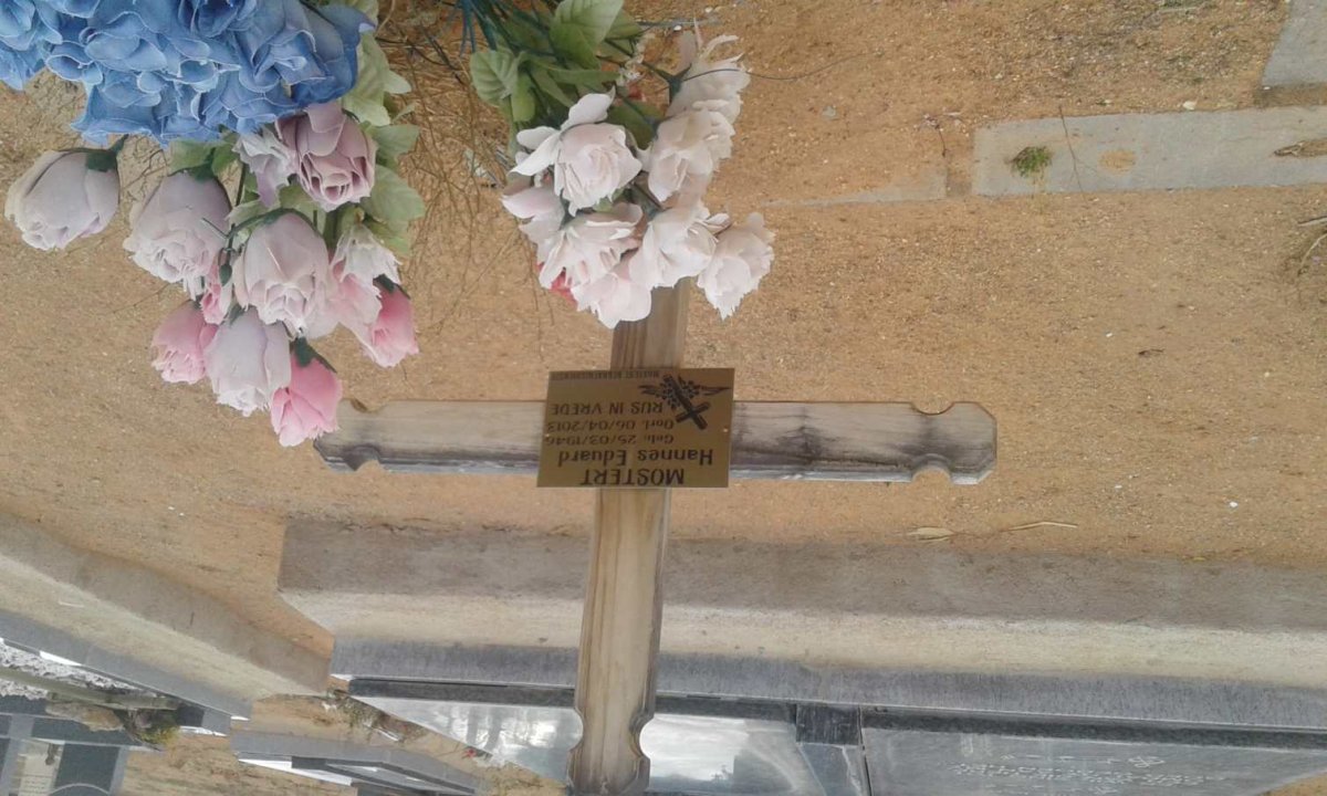 MOSTERT Hannes Eduard 1946-2013