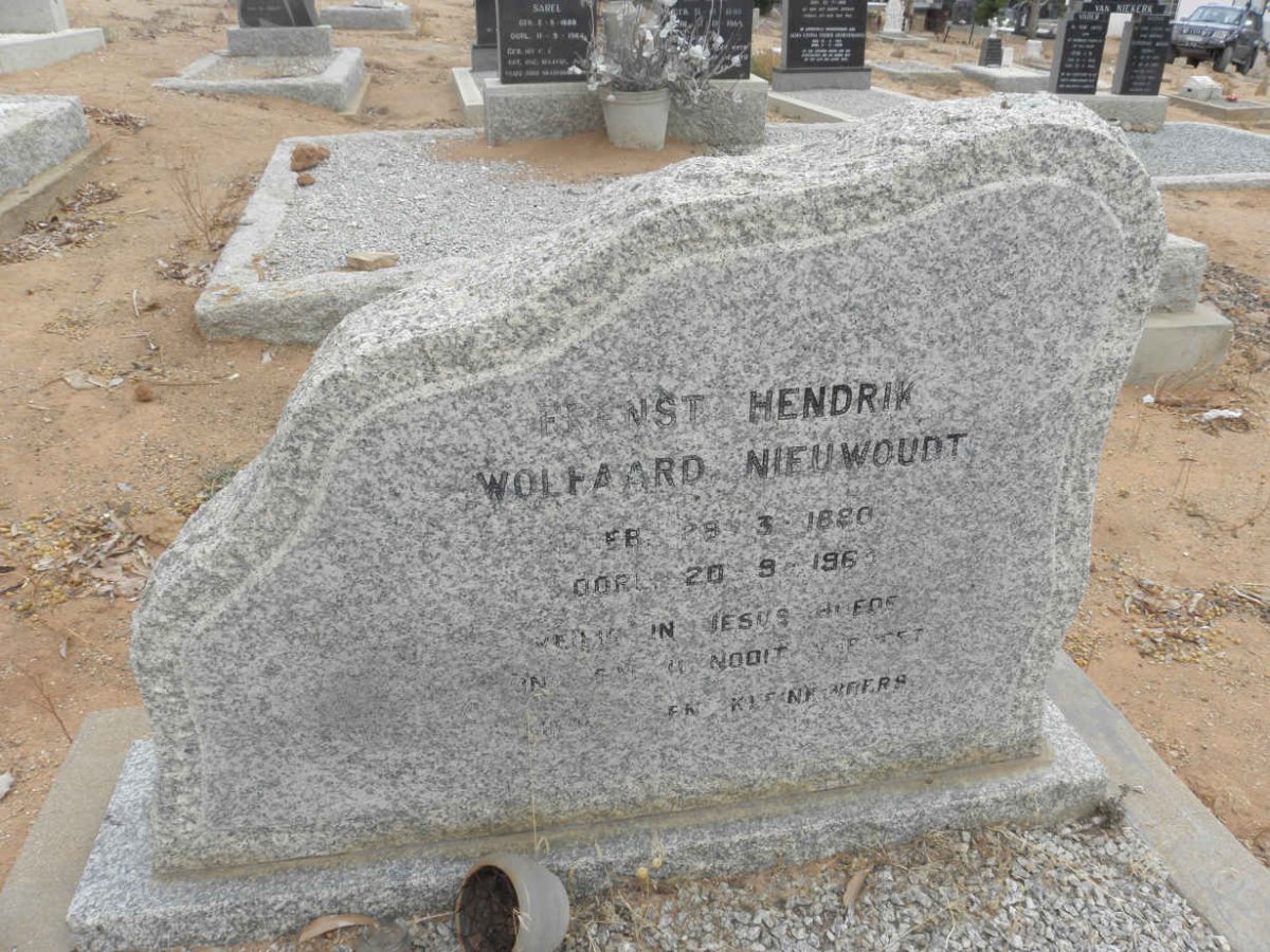 NIEUWOUDT Ernst Hendrik Wolfaard 1880-1963