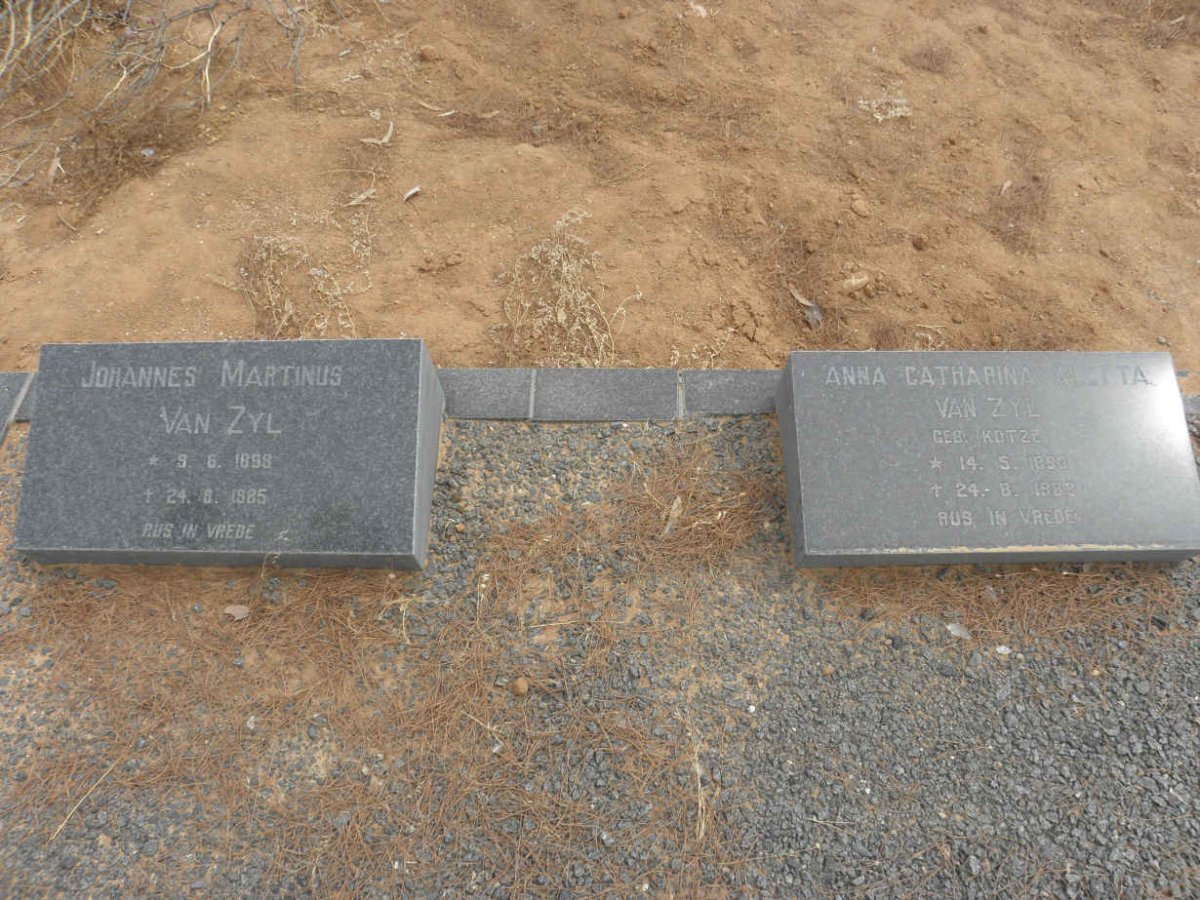 ZYL Johannes Martinus, van 1898-1985 &amp; Anna Catharina Aletta KOTZE 1890-1988