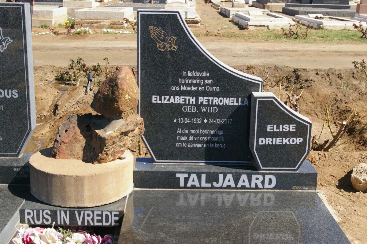 TALJAARD Petrus Arnoldus 1929-2001 &amp; Elizabeth Petronella WIID 1932-2017
