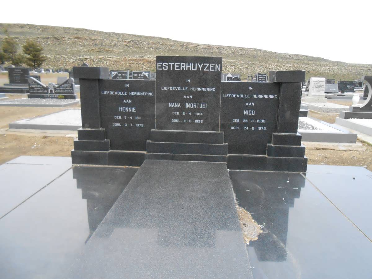 ESTERHUYZEN Hennie 1911-1973 :: ESTERHUYZEN Nico 1908-1973 :: ESTERHUYZEN Nana nee NORTJE 1904-1996