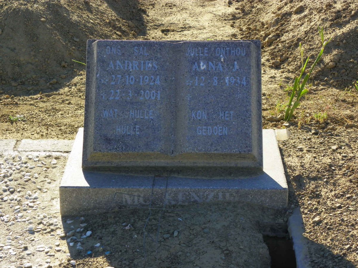 McKENZIE Andries 1924-2001 &amp; Anna J. 1934-