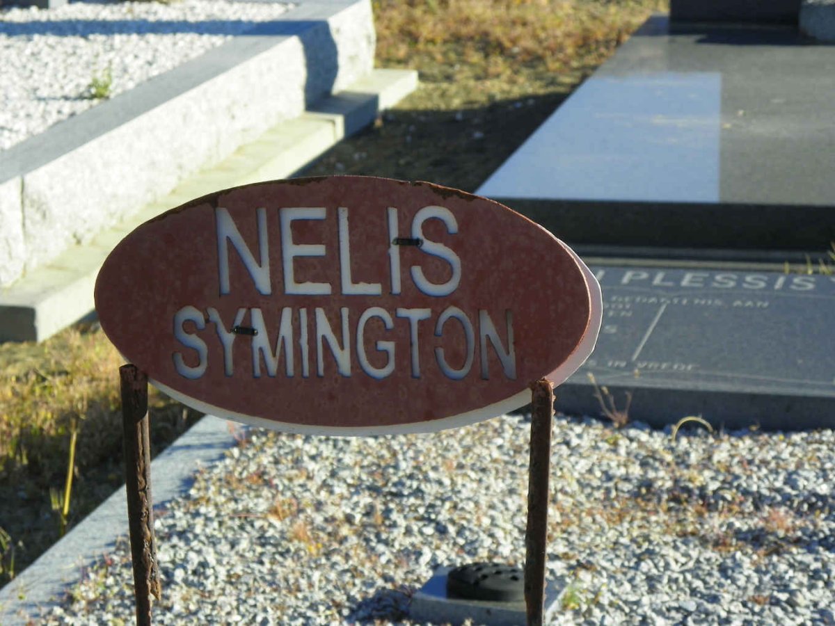 SYMINGTON Nelis