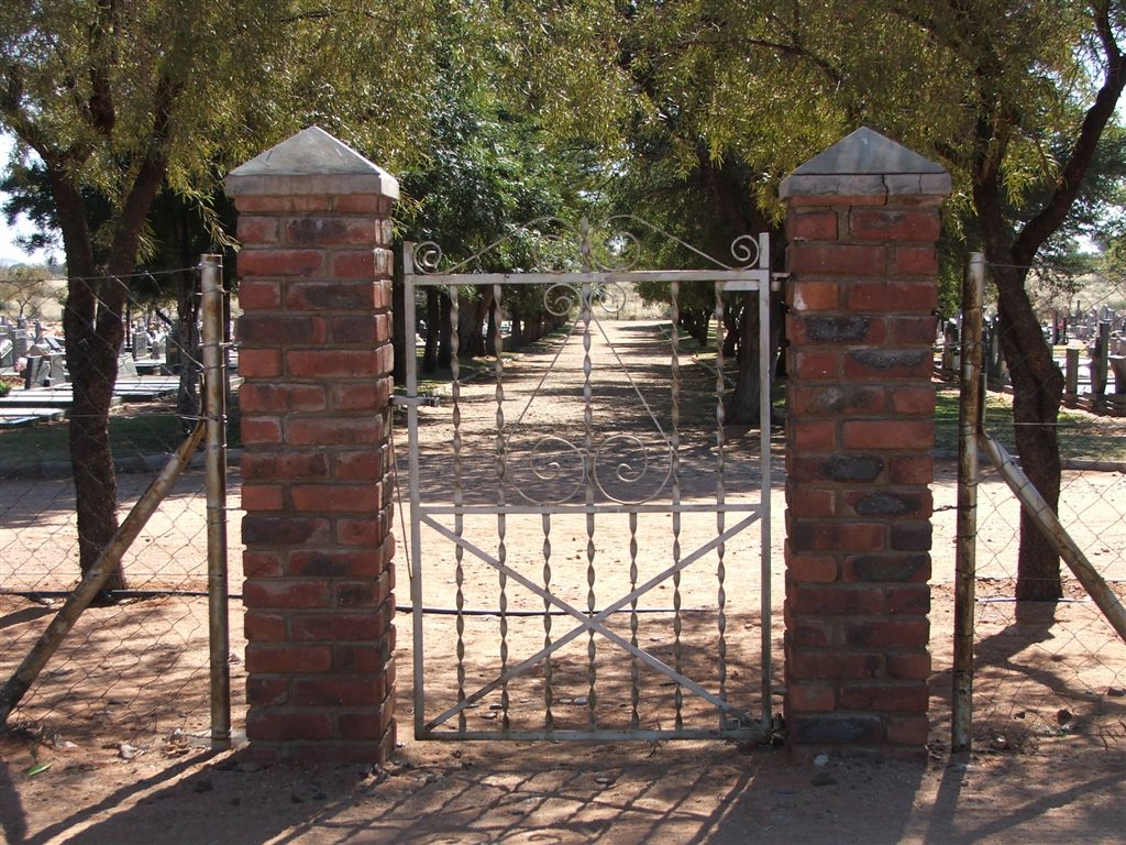 4. Second entrance to the Cemetery