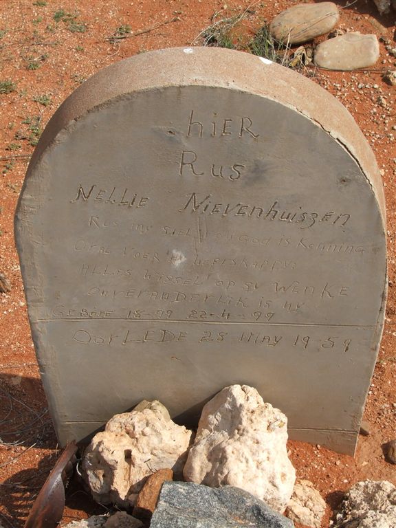 Nievenhuiszen Nellie 1899-1959