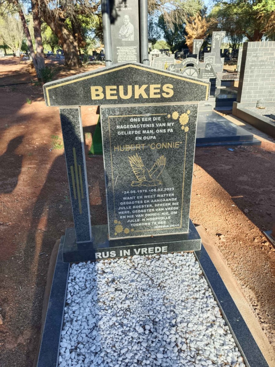 BEUKES Hubert 1976-2023