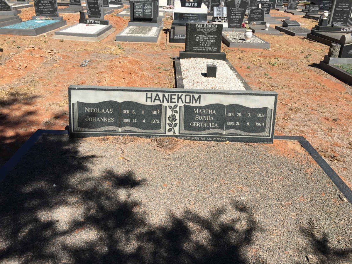 HANEKOM Nicolaas Johannes 1907-1979 &amp; Martha Sophia Gertruida 1906-1984