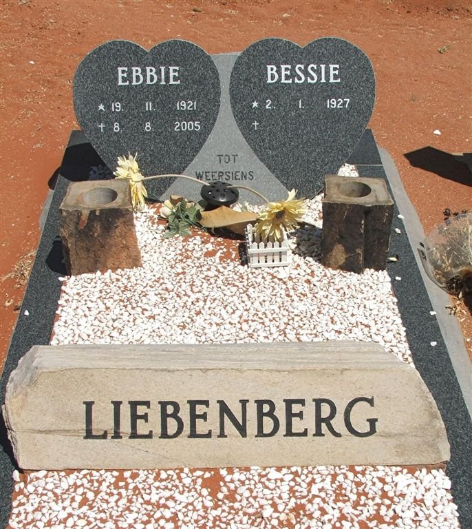 LIEBENBERG Ebbie 1921-2005 &amp; Bessie 1927-
