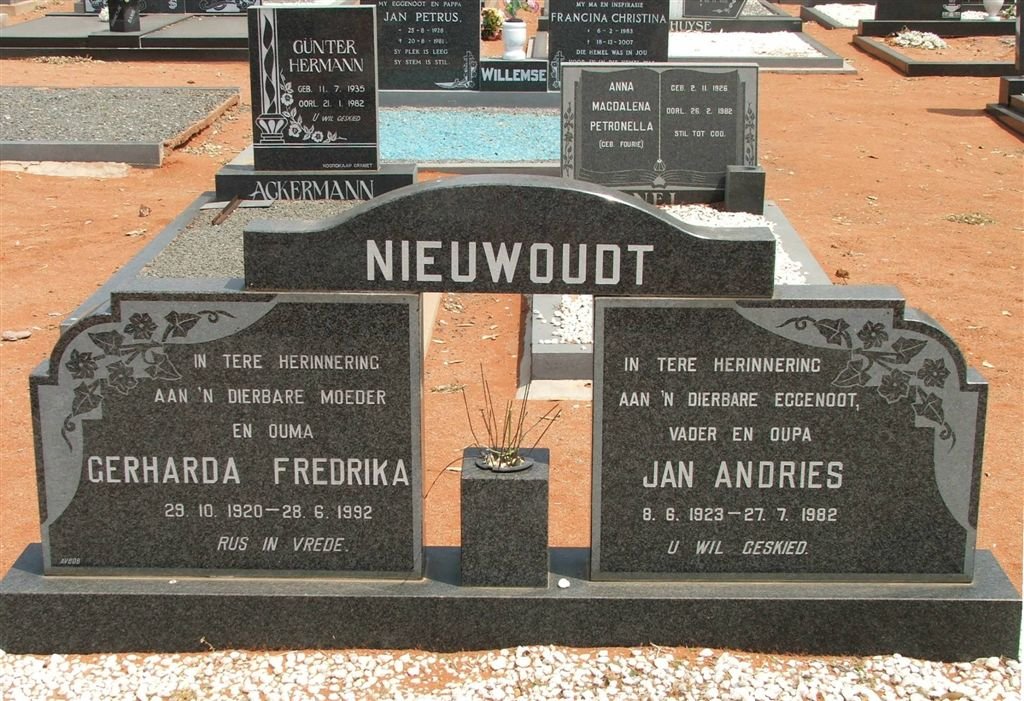 NIEUWOUDT Jan Andries 1923-1982 &amp; Gerharda Fredrika 1920-1992