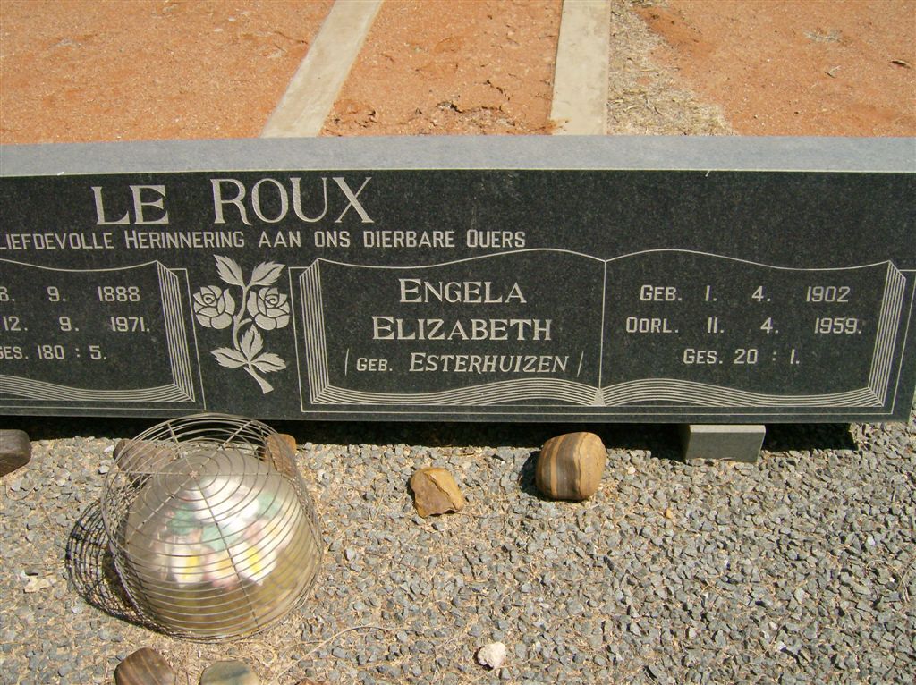 ROUX Engela Elizabeth, le nee ESTERHUIZEN 1902-1959
