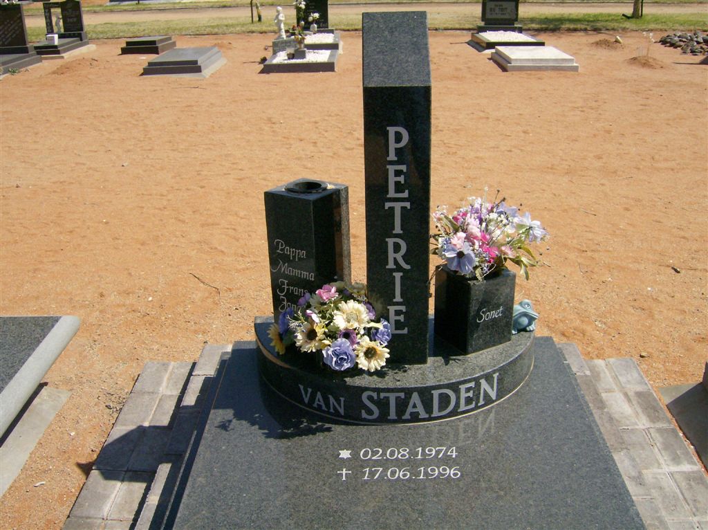STADEN Petrie, van 1974-1996
