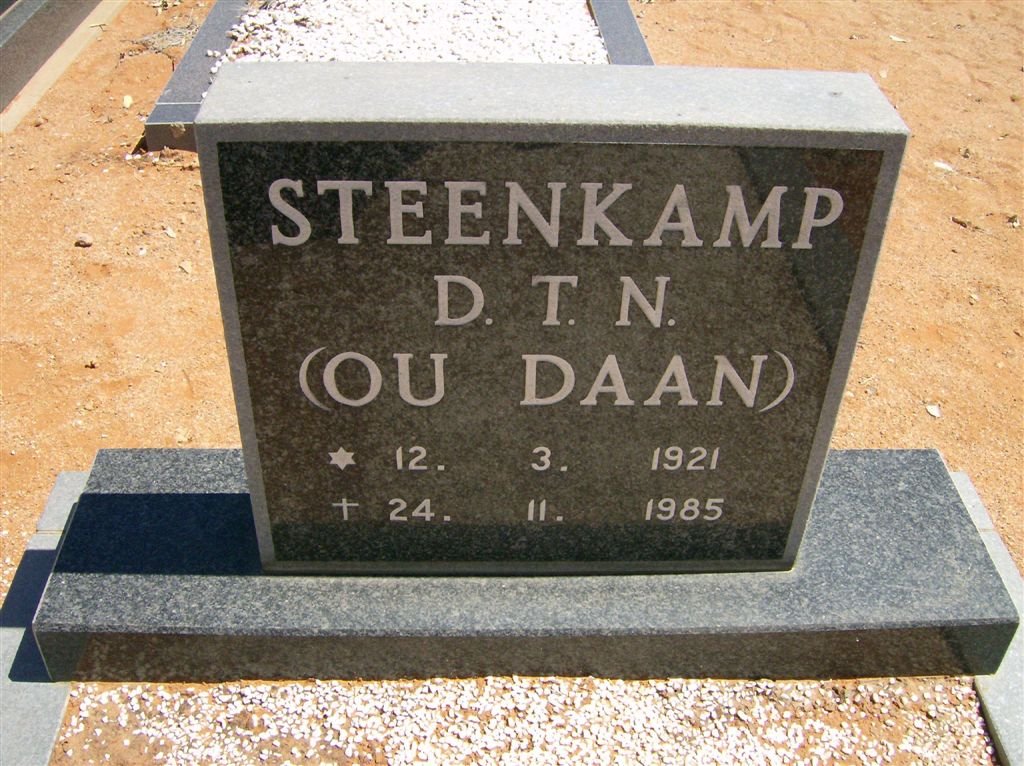 STEENKAMP D.T.N. 1921-1985
