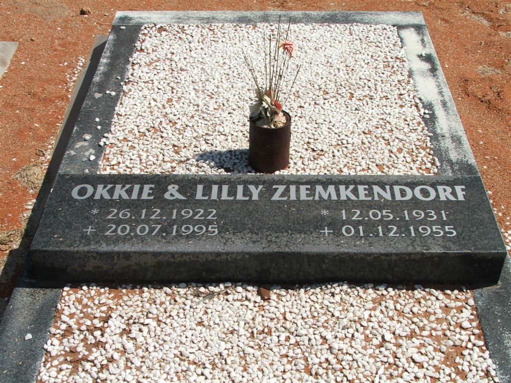 ZIEMKENDORF Okkie 1922-1995 &amp; Lilly 1931-1955