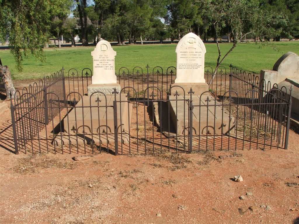 MOLLER Johannes Daniel 1827-1901 &amp; MOLLER Anna Louisa nee HYMAN 1828-1923