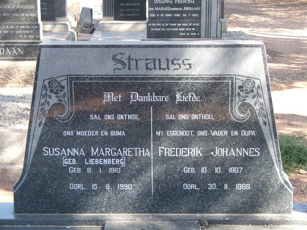 STRAUSS Frederik Johannes 1907-1969 &amp; Susanna Margaretha LIEBENBERG 1910-1990