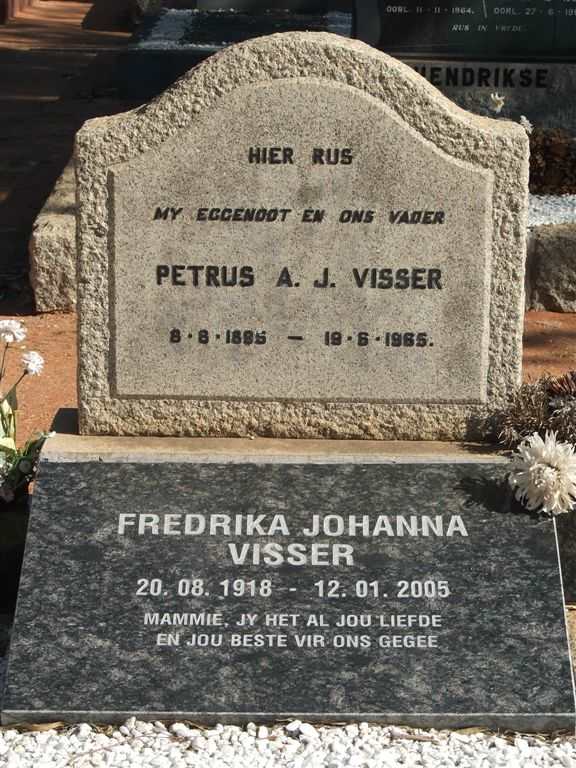 VISSER Petrus A.J. 1895-1965 &amp; Fredrika Johanna 1918-2005