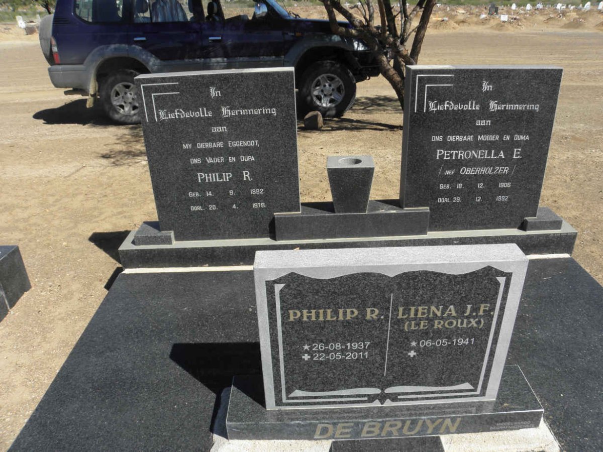 BRUYN Philip R., de 1892-1978 &amp; Petronella E. OBERHOLZER 1906-1992 :: DE BRUYN Philip R. 1937-1992 &amp; Liena J.F. LE ROUX 