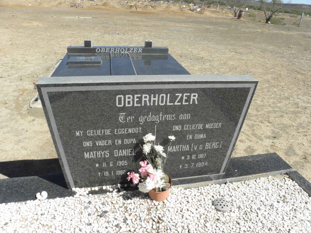 OBERHOLZER Mathys Daniel 1905-1982 &amp; Martha VAN DEN BERG 1907-1984