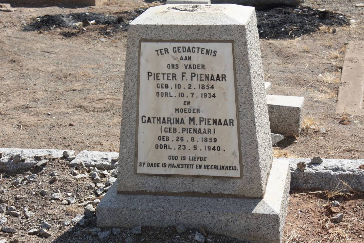 PIENAAR Pieter F. 1854-1934 &amp; Catharina M. PIENAAR 1859-1940