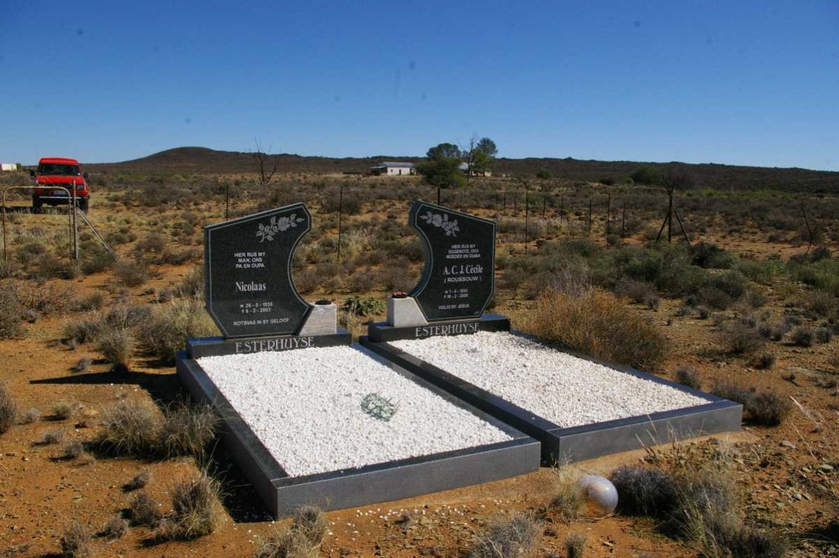 ESTERHUYSE Nicolaas 1930-2003 &amp; A.C.J. Cecile ROUSSOUW 1930-2000