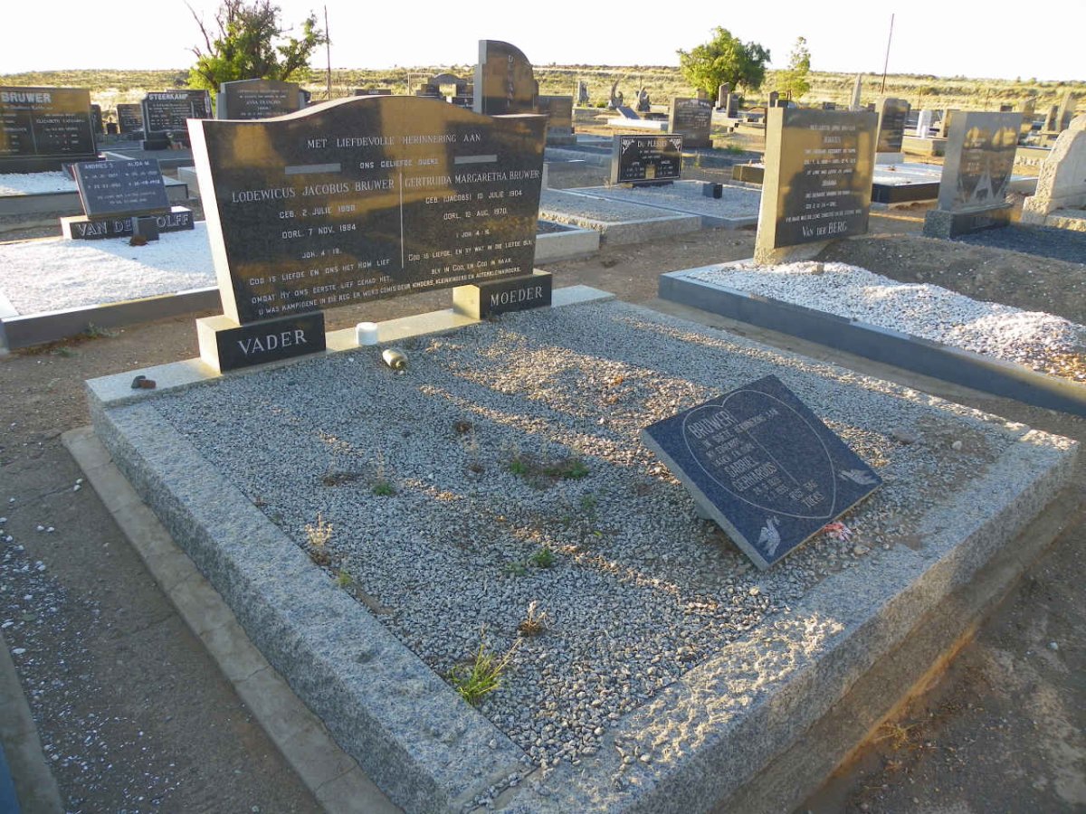 BRUWER Lodewicus Jacobus 1898-1984 &amp; Gertruida Margaretha JACOBS 1904-1970 :: BRUWER Gabriel Gerhardus 1925-1995