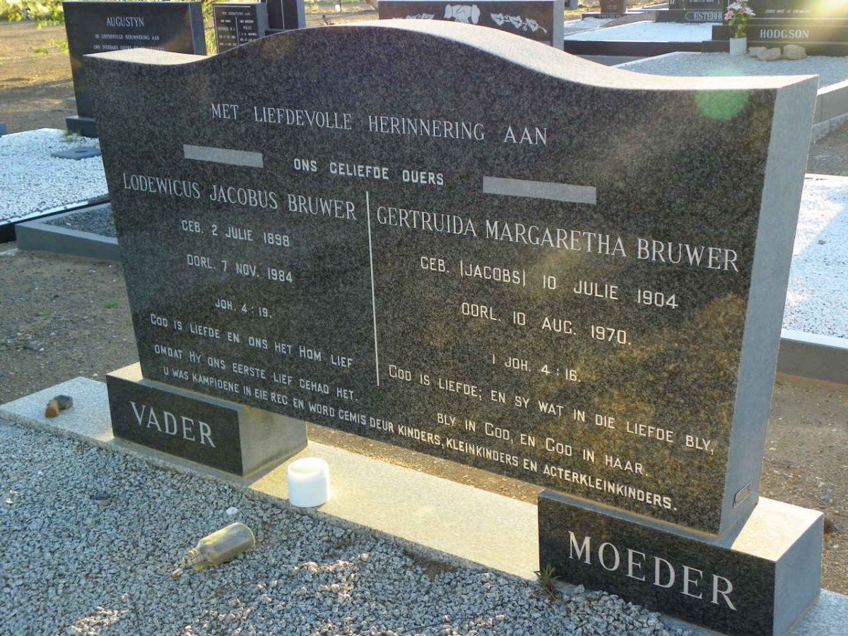 BRUWER Lodewicus Jacobus 1898-1984 &amp; Gertruida Margaretha JACOBS 1904-1970