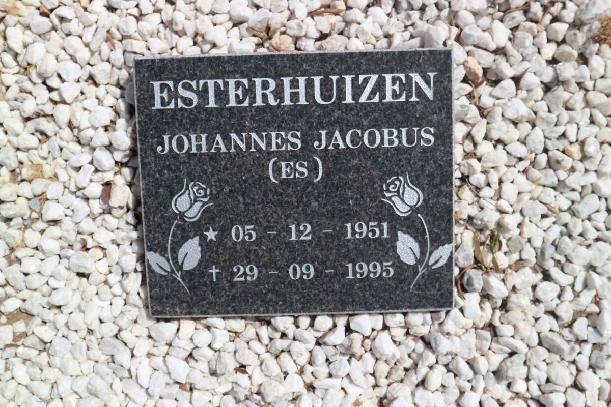 ESTERHUIZEN Johannes Jacobus 1951-1995