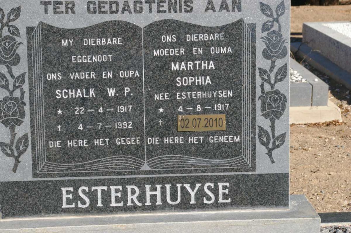 ESTERHUYSE Schalk W.P. 1917-1992 &amp; Martha Sophia ESTERHUYSEN 1917-2010