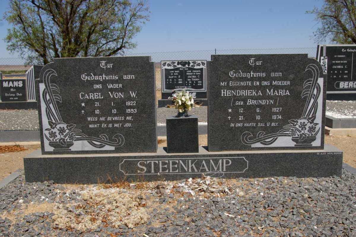 STEENKAMP Carel von W. 1922-1993 &amp; Hendrika Maria BRUNDYN 1927-1974
