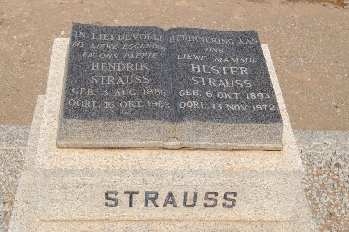 STRAUSS Hendrik 1886-1963 &amp; Hester 1893-1972