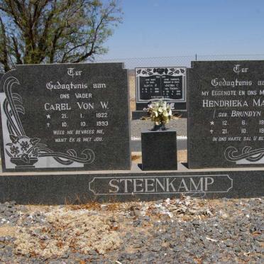 STEENKAMP Carel von W. 1922-1993 &amp; Hendrika Maria BRUNDYN 1927-1974