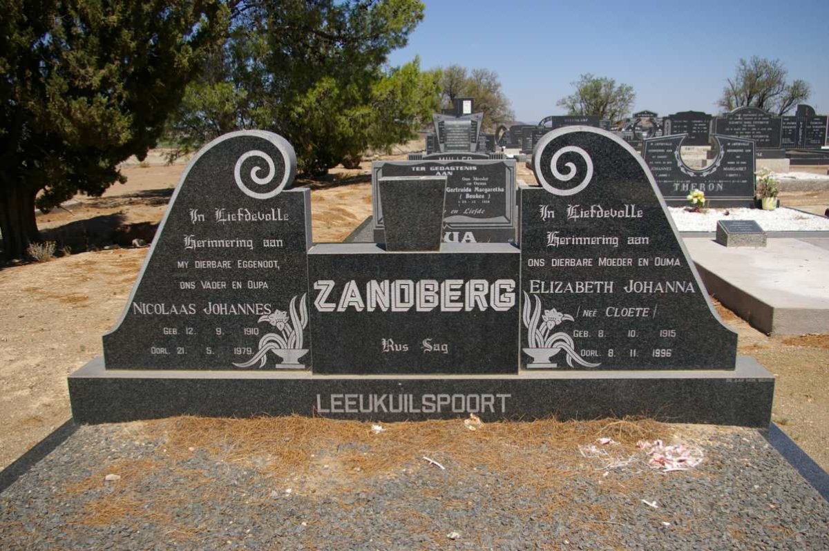 ZANDBERG Nicolaas Johannes 1910-1979 &amp; Elizabeth Johanna CLOETE 1915-1996